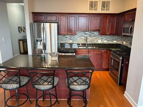 Tiny photo for 6000 N Cicero Avenue #301, Chicago, IL 60646 (MLS # 12575403)