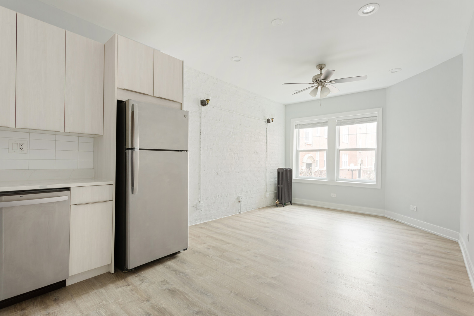 6114 N Winthrop Avenue 1N