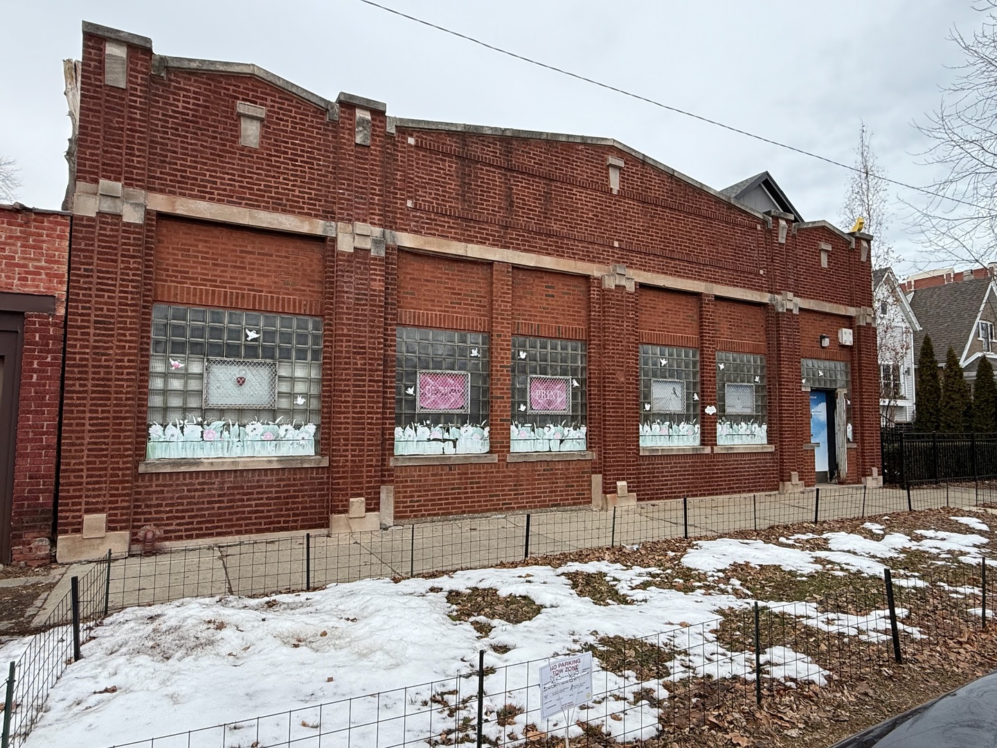 3340 N Ravenswood Avenue