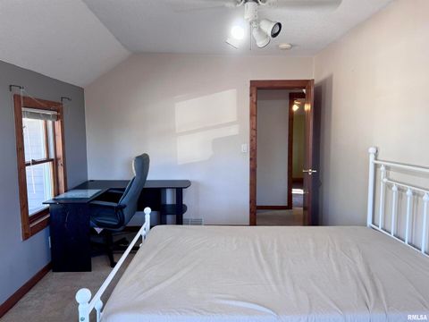 Tiny photo for 2711 N 2ND Street, Clinton, IA 52732 (MLS # QC4268195)