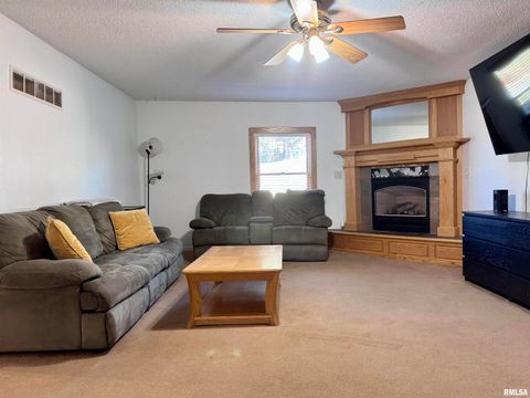 Tiny photo for 2711 N 2ND Street, Clinton, IA 52732 (MLS # QC4268195)