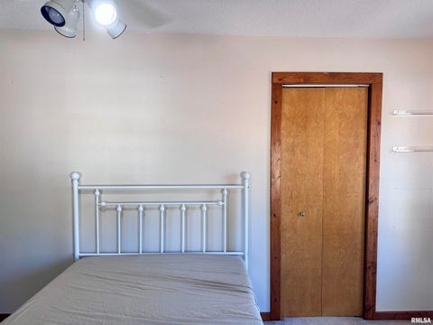 Tiny photo for 2711 N 2nd St Street, Clinton, IA 52732 (MLS # QC4268195)