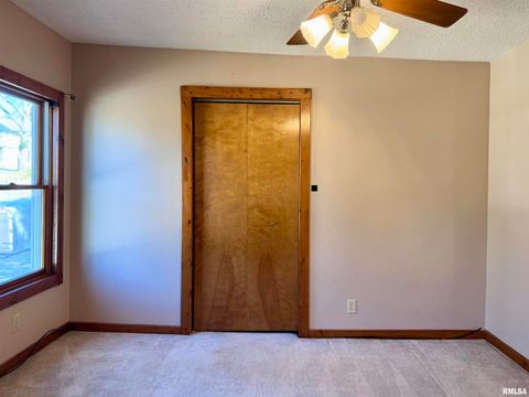 Tiny photo for 2711 N 2ND Street, Clinton, IA 52732 (MLS # QC4268195)