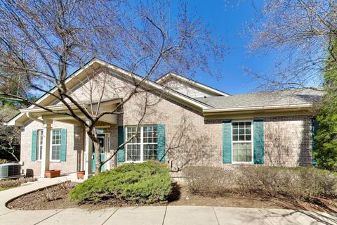 Photo of 985 Oak Ridge Boulevard, Elgin, IL 60120 (MLS # 12586718)