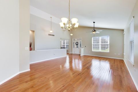 Tiny photo for 985 Oak Ridge Boulevard, Elgin, IL 60120 (MLS # 12586718)