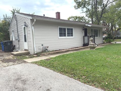 Tiny photo for 308 Amarillo Court, Carpentersville, IL 60110 (MLS # 12494053)