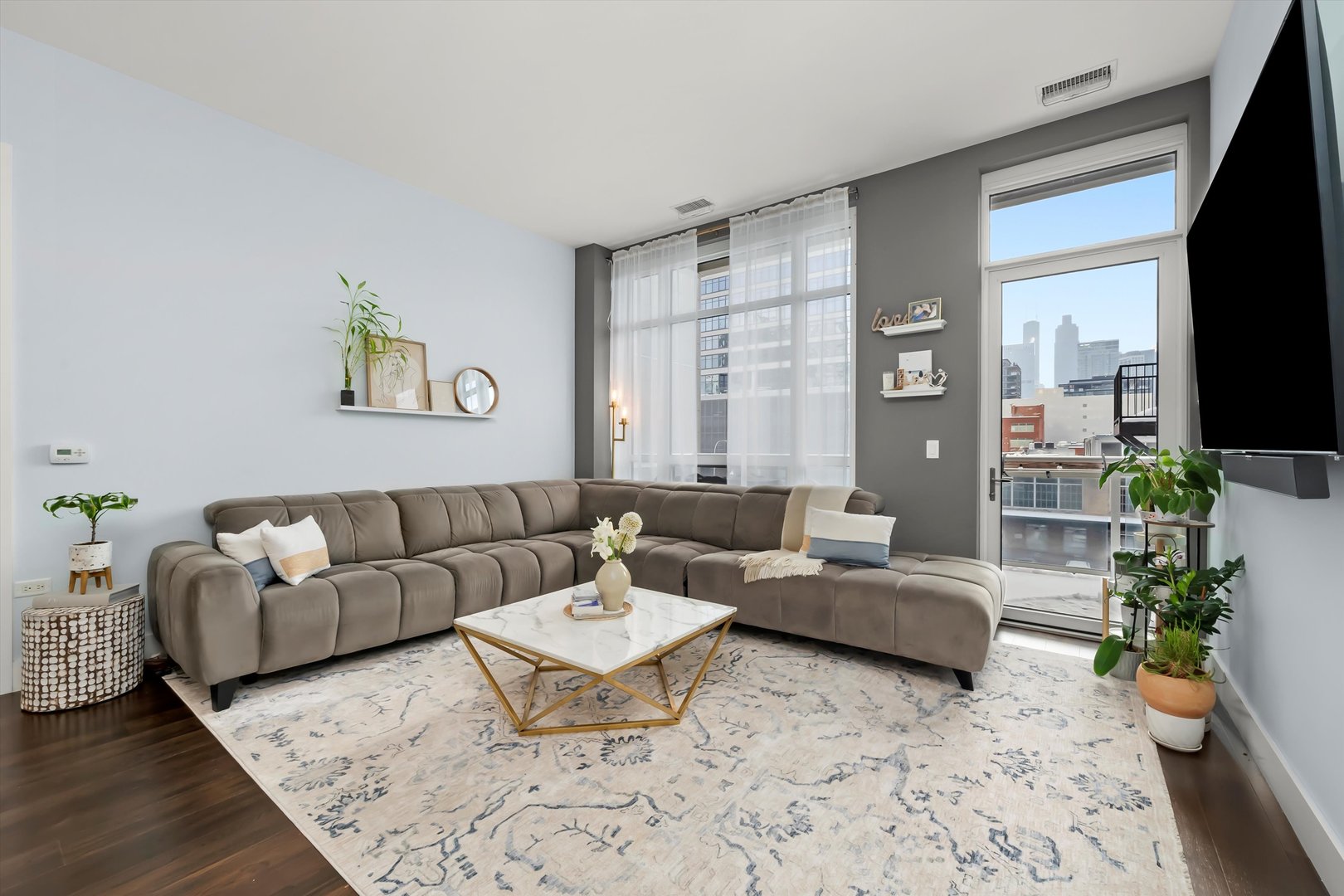 367 W Locust Street 304