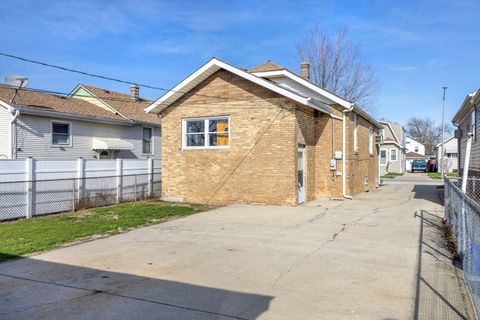 Tiny photo for 1706 N 15th Avenue, Melrose Park, IL 60160 (MLS # 12619003)