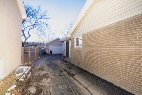 Tiny photo for 15222 Hamlin Avenue, Midlothian, IL 60445 (MLS # 12567488)