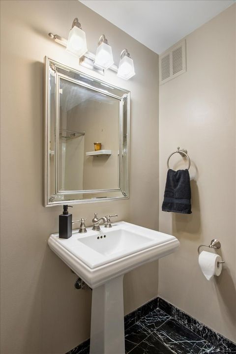 Tiny photo for 100 E Walton Street #33A, Chicago, IL 60611 (MLS # 12495604)