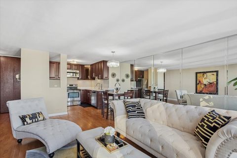 Tiny photo for 100 E Walton Street #33A, Chicago, IL 60611 (MLS # 12495604)