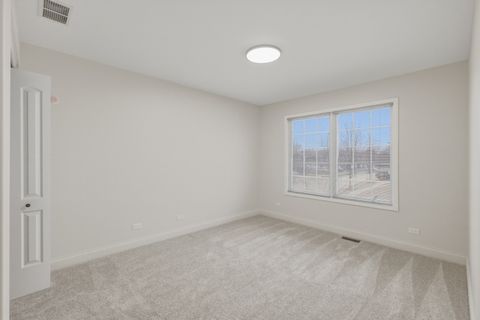 Tiny photo for 301 Nicole Way, Itasca, IL 60143 (MLS # 12575695)