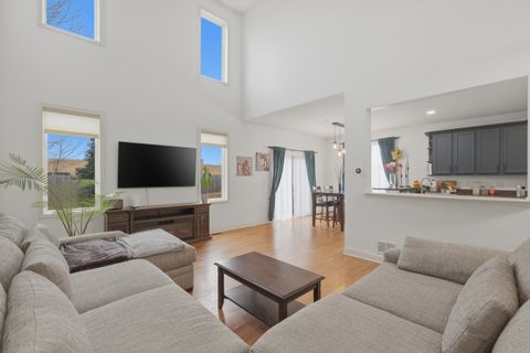 Tiny photo for 301 Nicole Way, Itasca, IL 60143 (MLS # 12575695)