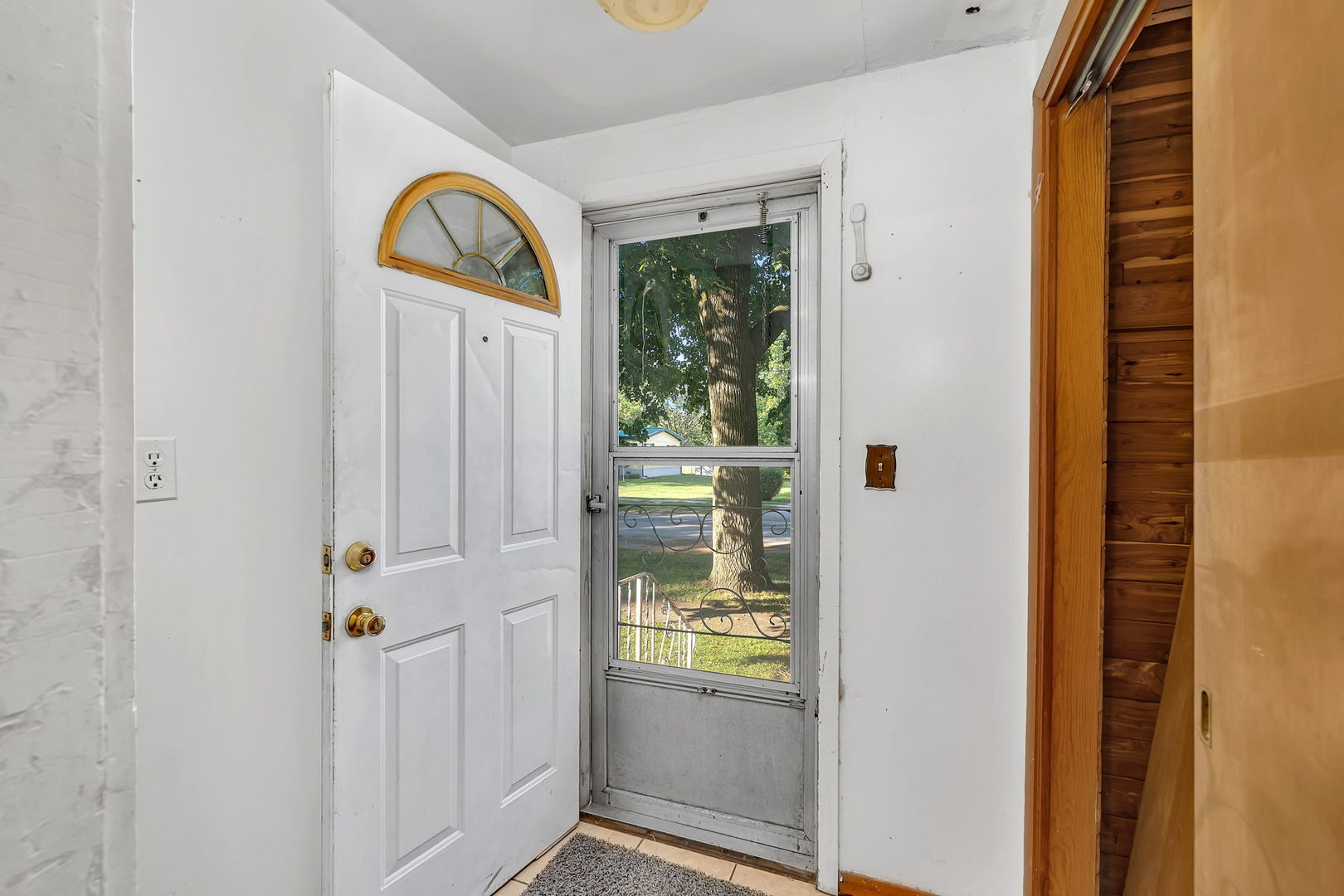 309 E Elk Street