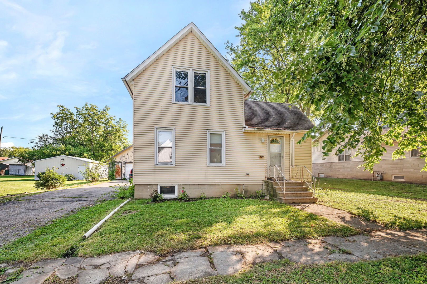 309 E Elk Street