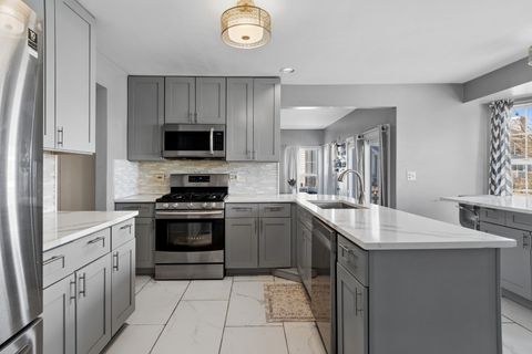 Tiny photo for 909 Brompton Circle, Bolingbrook, IL 60440 (MLS # 12596926)