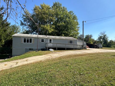 Photo of 13629 Garden Plain Road, Morrison, IL 61270 (MLS # 12483339) Photo of 13629 Garden Plain Road, Morrison, IL 61270 (MLS # 12483339)