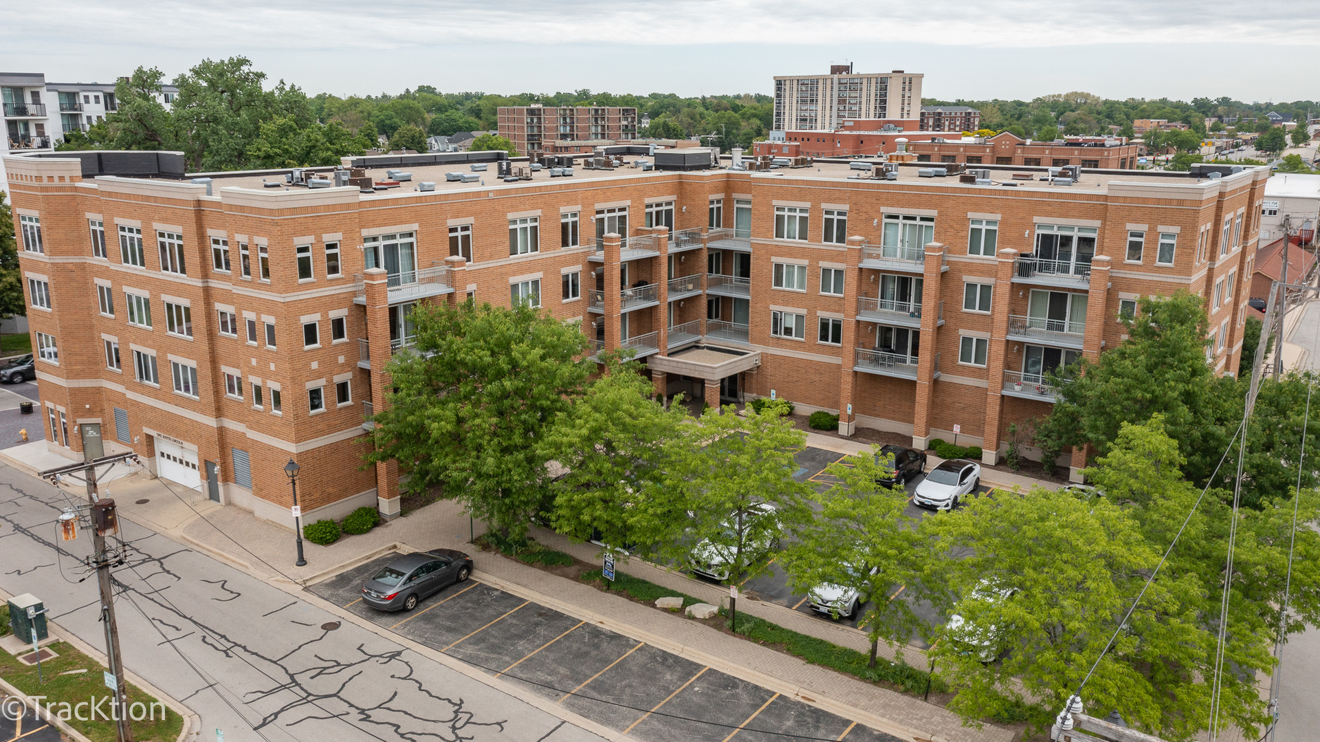 1 S Lincoln Avenue 208