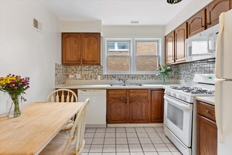 Tiny photo for 8920 Lamon Avenue #2B, Skokie, IL 60077 (MLS # 12721654)