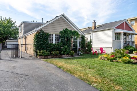 Photo of 2050 N 19th Avenue, Melrose Park, IL 60160 (MLS # 12475446) Photo of 2050 N 19th Avenue, Melrose Park, IL 60160 (MLS # 12475446)