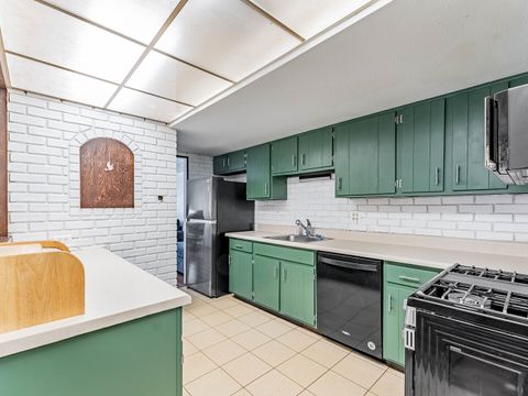 Tiny photo for 159 Chatham Court #B, Bloomingdale, IL 60108 (MLS # 12552411)