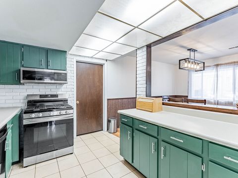 Tiny photo for 159 Chatham Court #B, Bloomingdale, IL 60108 (MLS # 12552411)