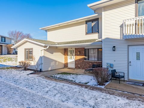 Tiny photo for 159 Chatham Court #B, Bloomingdale, IL 60108 (MLS # 12552411)