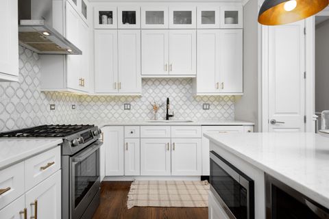 Tiny photo for 3708 N Southport Avenue #3, Chicago, IL 60613 (MLS # 12501553)