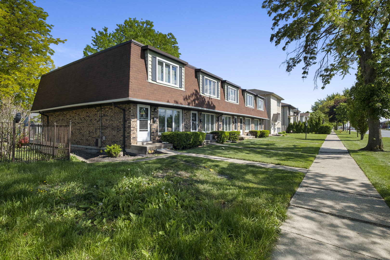 921 La Grange Road