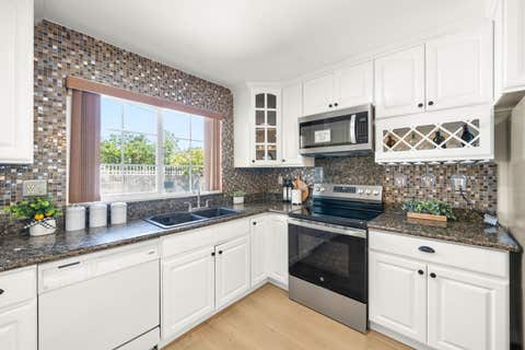 Tiny photo for 3133 Sugar Beet Way, Union City, CA 94587 (MLS # 12666742)