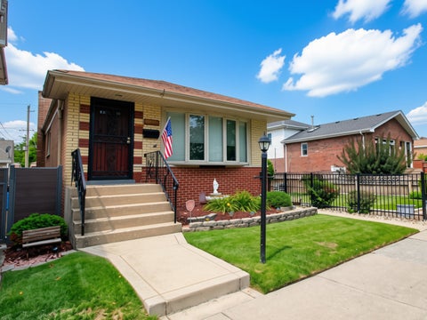 Tiny photo for 10756 S Albany Avenue, Chicago, IL 60655 (MLS # 12761898)