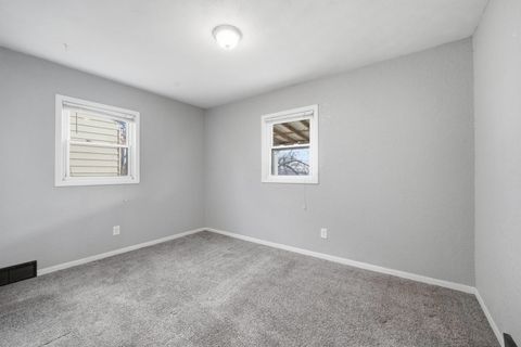 Tiny photo for 3128 Indian Road, Davenport, IA 52802 (MLS # 12549453)