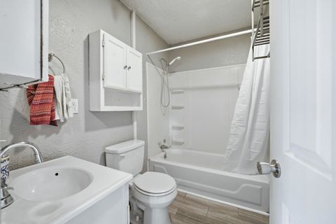 Tiny photo for 3128 Indian Road, Davenport, IA 52802 (MLS # 12549453)