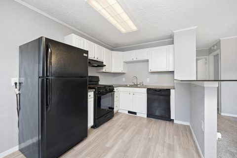 Tiny photo for 3128 Indian Road, Davenport, IA 52802 (MLS # 12549453)