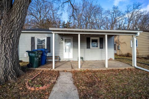 Tiny photo for 3128 Indian Road, Davenport, IA 52802 (MLS # 12549453)