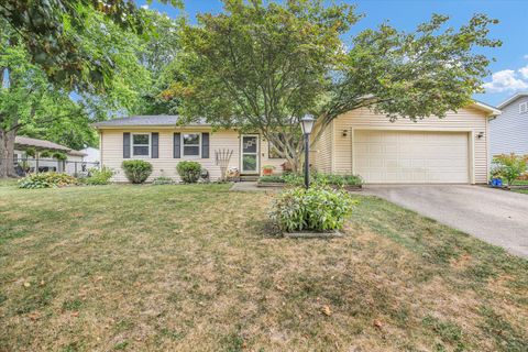 Photo of 1904 Scottsdale Drive, Champaign, IL 61821 (MLS # 12467178)