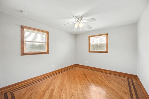 Tiny photo for Naperville, IL 60565 (MLS # 12601339)