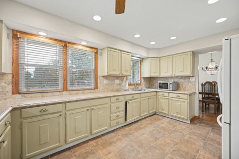 Tiny photo for Naperville, IL 60565 (MLS # 12601339)