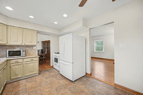 Tiny photo for Naperville, IL 60565 (MLS # 12601339)