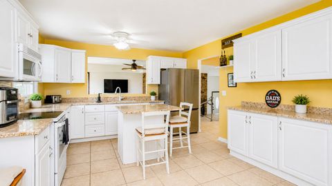 Tiny photo for 3006 S ELDER Lane, Holiday Hills, IL 60051 (MLS # 12689296)