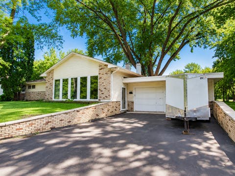 Photo of 3006 S ELDER Lane, Holiday Hills, IL 60051 (MLS # 12689296)