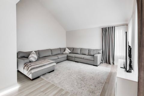 Tiny photo for 158 Jefferson Lane, Streamwood, IL 60107 (MLS # 12614835)