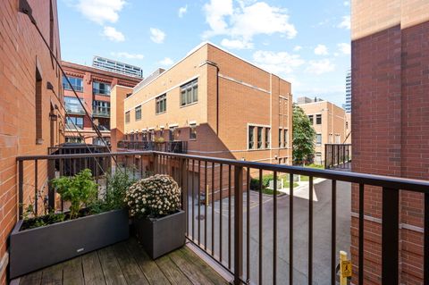 Tiny photo for 232 E 18th Street, Chicago, IL 60616 (MLS # 12517146)