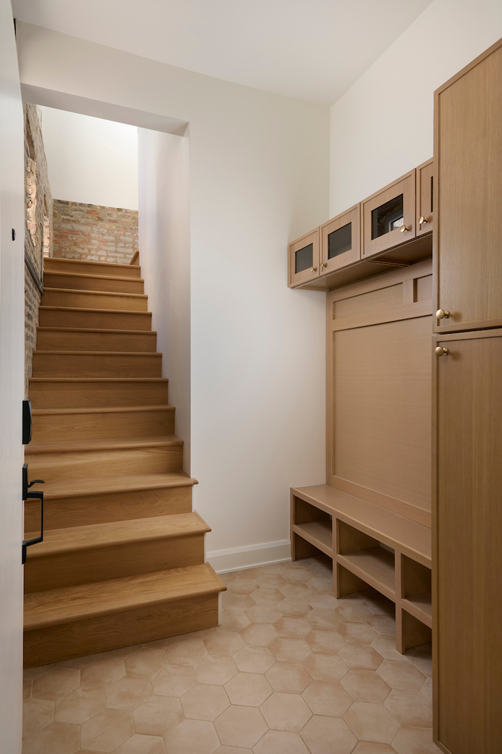 1320 N lasalle Street 1R