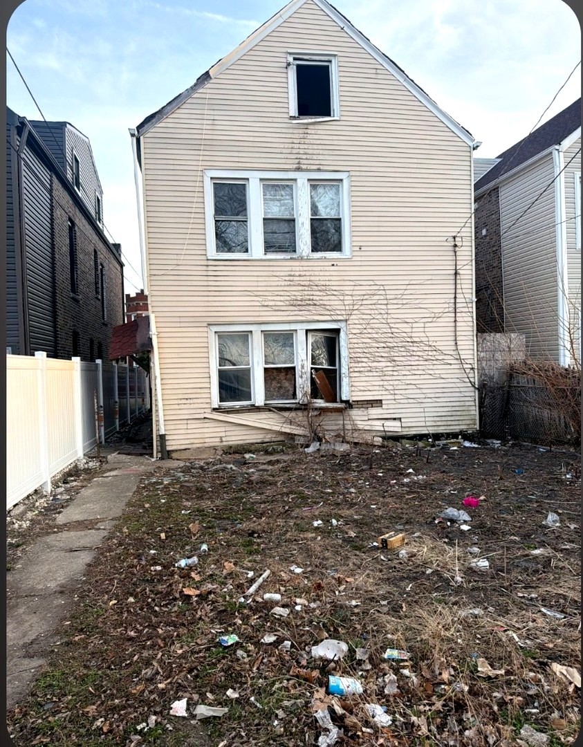 4312 W CULLERTON Street