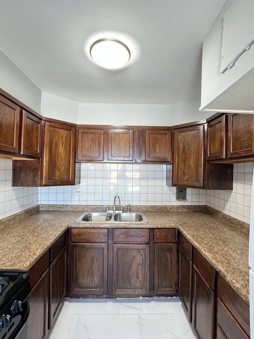 5335 N CALIFORNIA Avenue 504