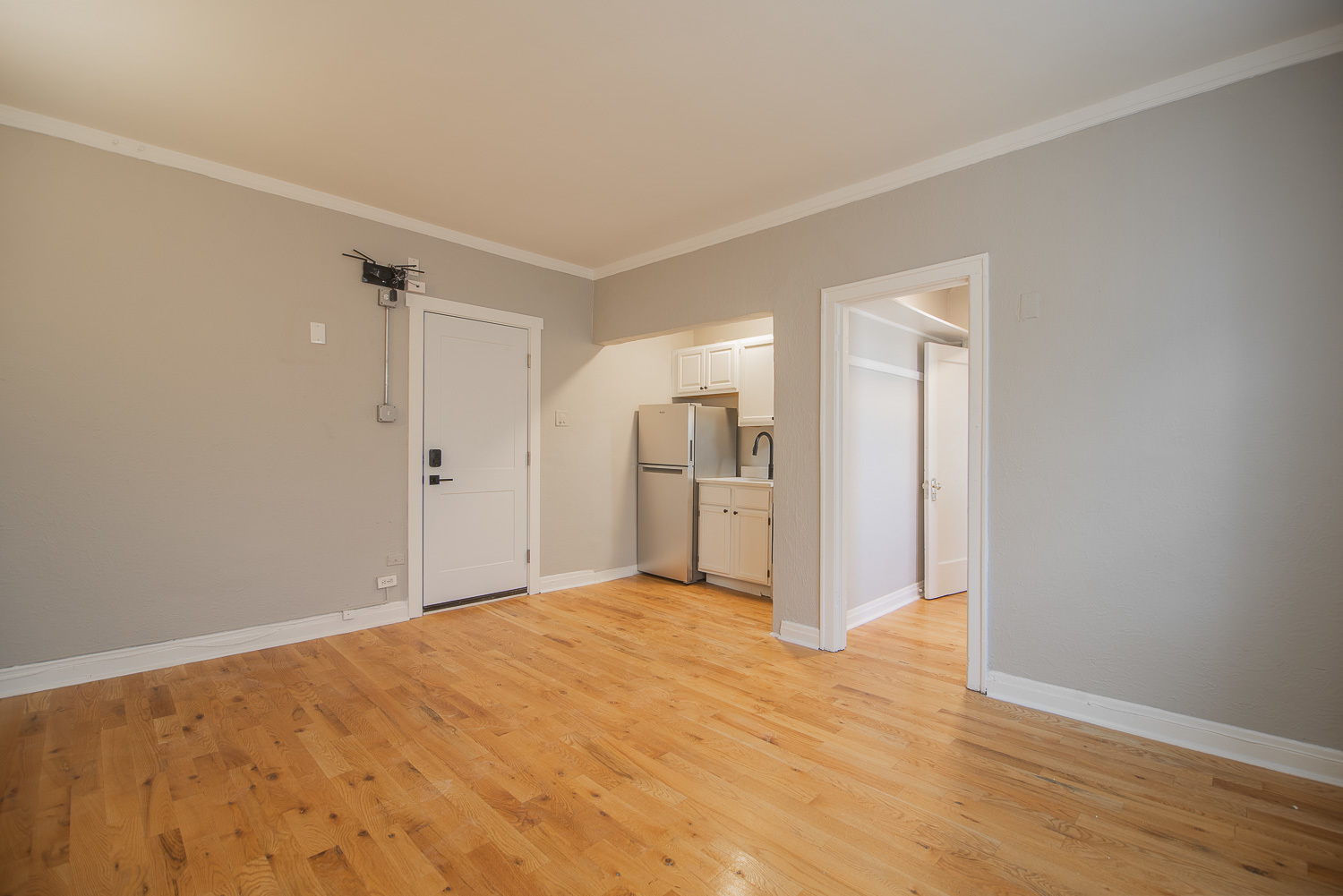 1414 W Pratt Boulevard 410