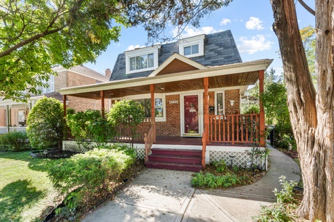 Photo of 4852 N Mulligan Avenue, Chicago, IL 60630 (MLS # 12781427)