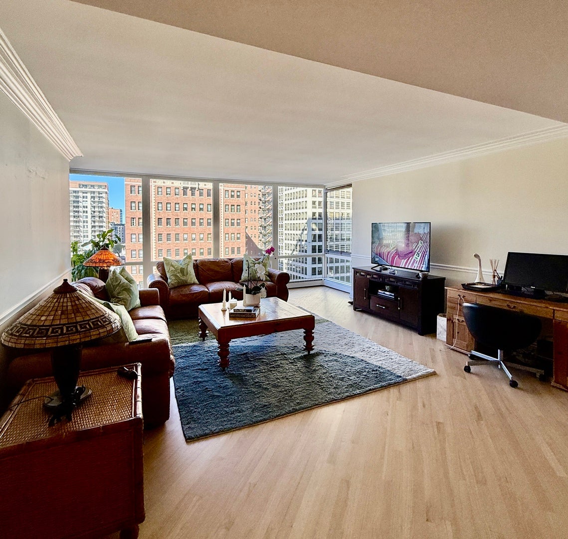 100 E bellevue Street 10F