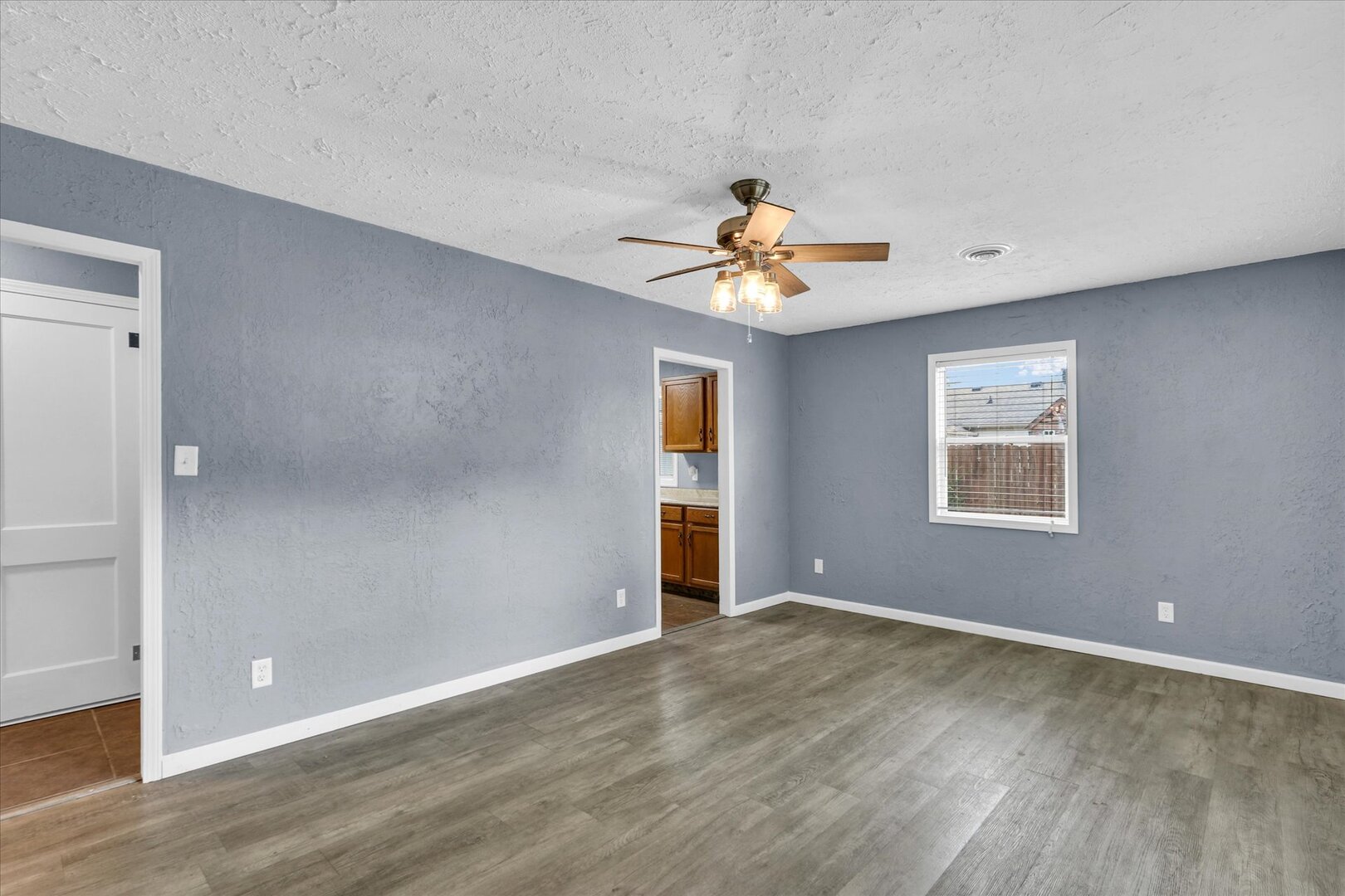 817 Roselyn Drive